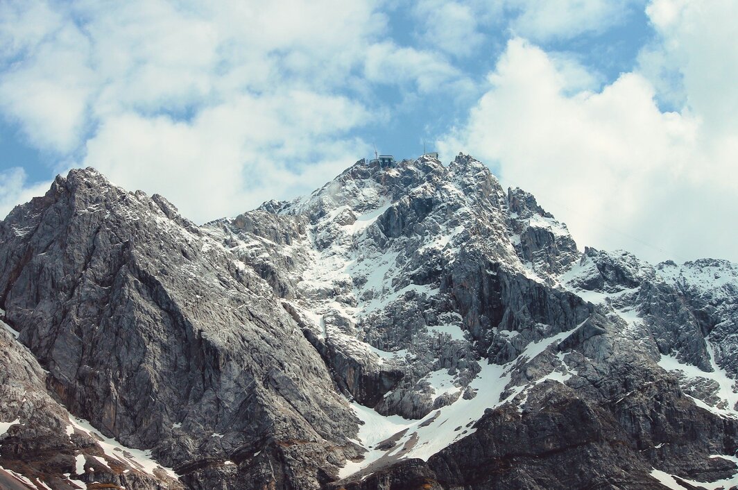 Die OZG-Umsetzung gleicht einer Kletterpartie entlang einer Bergkette.